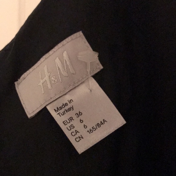 Elegant black dress - Picture 3 of 4